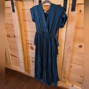 Elegant Polka Dot Black And Hunter Green Maxi Dress With Belt